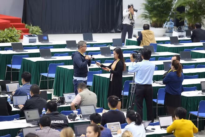 Không khí tác nghiệp luôn sôi động.