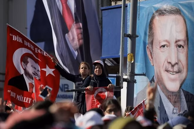Tổng thống Erdogan đã đạt thắng lợi trong các cuộc thăm dò dư luận trước đó. Ảnh: Reuters