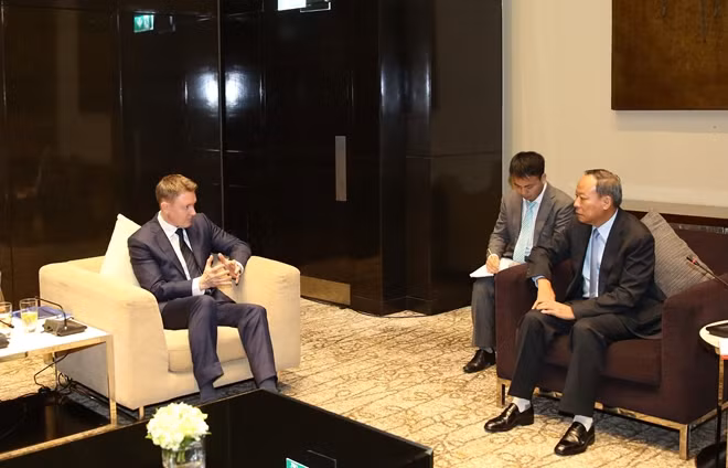 Thứ trưởng Lê Quý Vương trao đổi cùng ông Jeremy Douglas, Trưởng Đại diện UNODC tại khu vực Đông Nam Á- Thái Bình Dương.