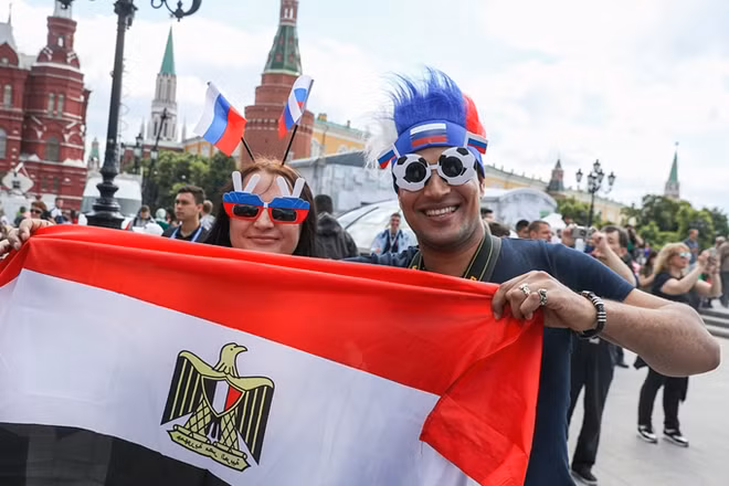 Quốc kỳ Bồ Đào Nha xuất hiện trong lễ khai mạc FIFA Fan Fest (sự kiện dành cho người hâm mộ bóng đá) ở Vorobyovy Gory. Theo Tass, những khu vực dành cho người hâm mộ sẽ được mở tại tất cả 11 thành phố tổ chức World Cup ở Nga để phục vụ du khách theo dõi các trận đấu, cùng với nhiều chương trình giải trí đặc sắc.