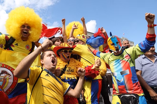 Người hâm mộ Colombia đến thủ đô Nga để cổ vũ cho đội nhà với hi vọng lần đầu tiên đăng quang ngôi vô địch thế giới. Colombia sẽ đá trận đầu tiên với đội Nhật Bản ở bảng H vào ngày 19-6.