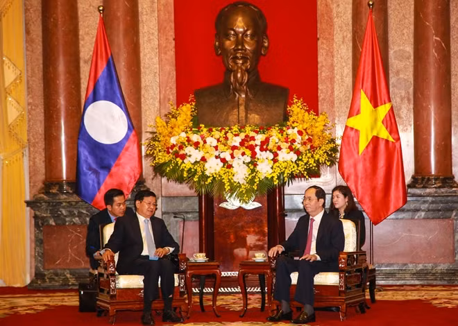 Chủ tịch nước Trần Đại Quang và Thủ tướng Lào Thongloun Sisoulith tại buổi tiếp.