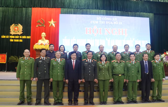Các đại biểu dự hội nghị