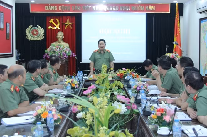 Thứ trưởng Bùi Văn Thành phát biểu tại hội nghị.
