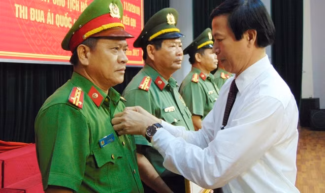 9 cá nhân thuộc Công an tỉnh Quảng Nam nhận Kỷ niệm chương của Bộ trưởng Bộ LĐ-TB&XH. 9 cá nhân thuộc Công an tỉnh Quảng Nam nhận Kỷ niệm chương của Bộ trưởng Bộ LĐ-TB&XH.