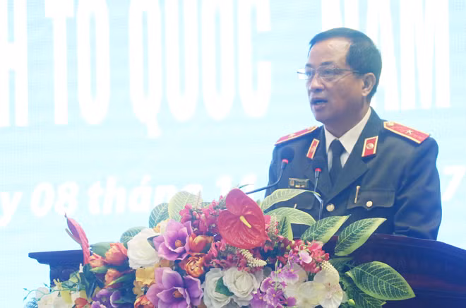 Thiếu tướng Đỗ Ngọc Cẩn phát biểu tại Hội nghị