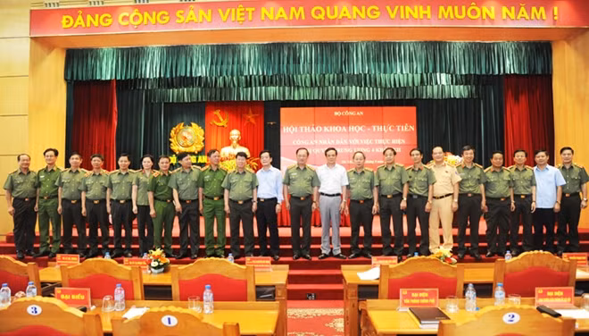 Thứ trưởng Bùi Văn Nam, Thứ trưởng Nguyễn Văn Thành và các đại biểu