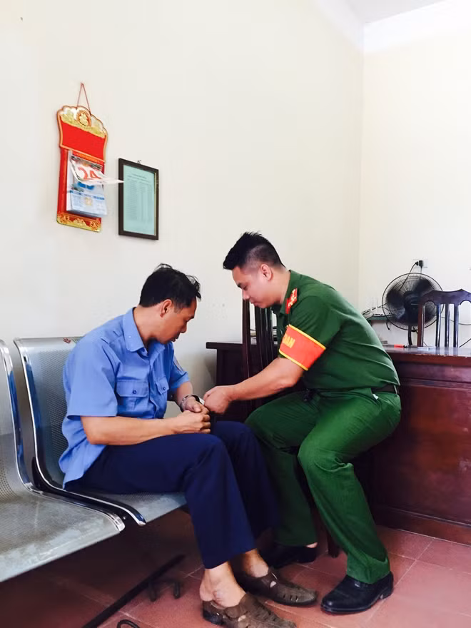 Đối tượng Nguyễn Quang Điệp tại cơ quan Công an