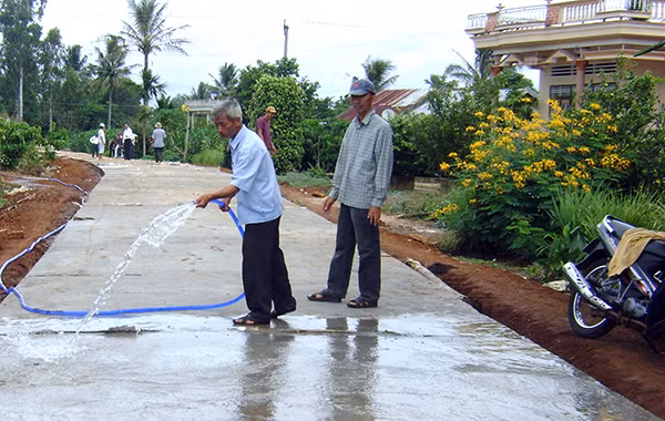 Với phương châm “nhân dân làm, Nhà nước hỗ trợ”, phong trào xây dựng nông thôn mới với nhiều công trình mới đang tạo ra diện mạo mới cho tỉnh Nam Định. Với phương châm “nhân dân làm, Nhà nước hỗ trợ”, phong trào xây dựng nông thôn mới với nhiều công trình mới đang tạo ra diện mạo mới cho tỉnh Nam Định.