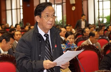 Giáo sư, đại biểu Nguyễn Lân Dũng trong một lần chất vấn trước Quốc hội.