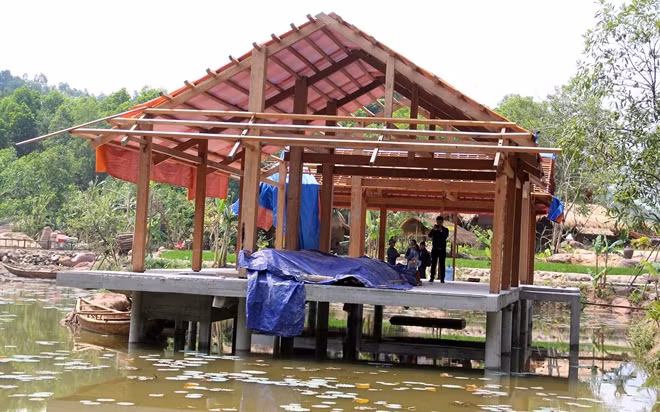 Một công trình xây dựng trái phép trong khu nghỉ dưỡng “chui”.