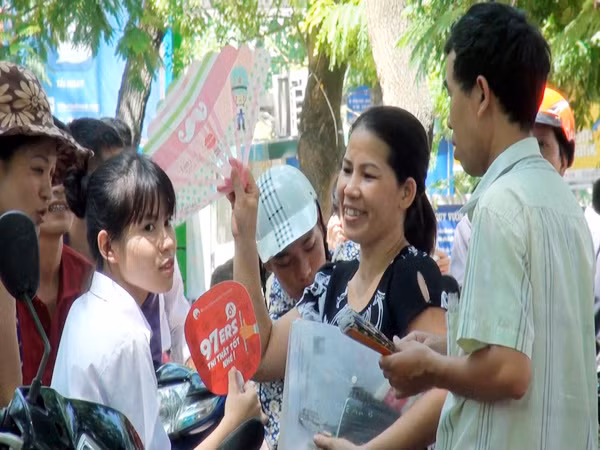 Thí sinh dự thi THPT quốc gia 2015 tại cụm thi ĐH Thủy Lợi Hà Nội.
