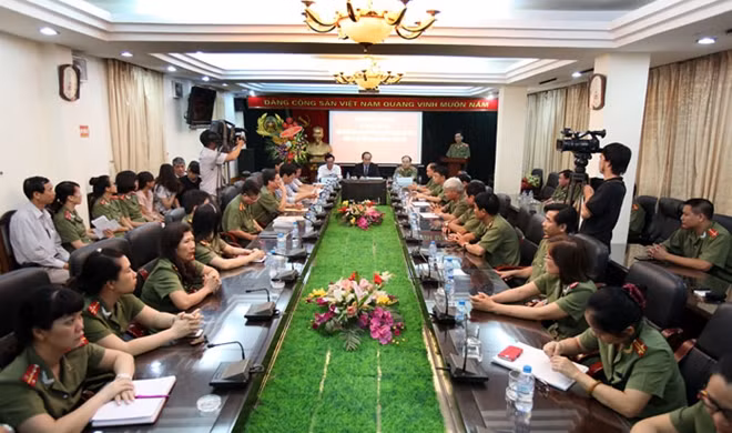 Toàn cảnh buổi làm việc.