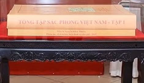 Tổng tập Sắc phong Việt Nam.