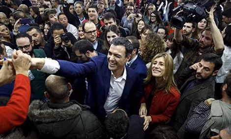 Đảng Xã hội (PSOE) của ông Pedro Sanchez đang có cơ hội lên nắm quyền nếu liên minh được với các đảng nhỏ hơn như Pordemos hay Ciudadanos.