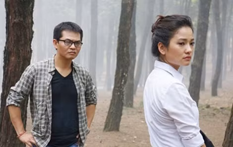 Biên chế của Nhà hát kịch Hà Nội, nhưng diễn viên Trung Hiếu thường phải chạy sô đóng phim để tăng thu nhập.