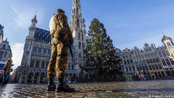 Brussels tiếp tục được đặt trong tình trạng cảnh báo khủng bố cấp độ cao nhất.