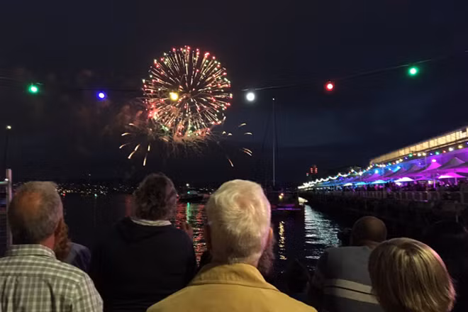 Màn pháo hoa chào mừng năm mới ởi Hobart, Tasmania. Ảnh: Abcnews