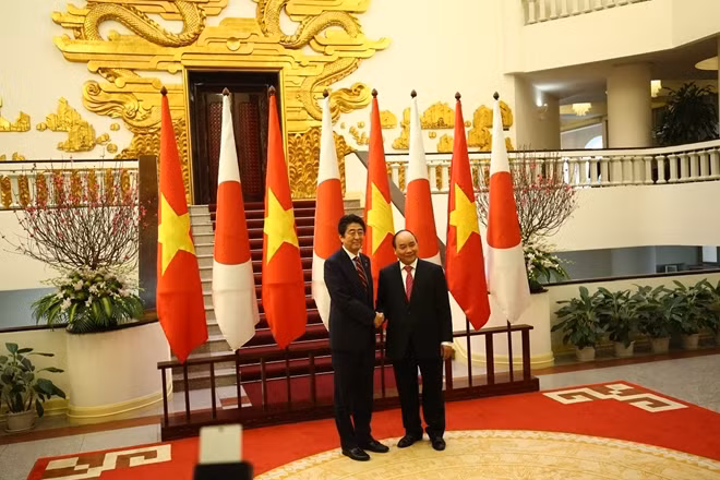 Thủ tướng Chính phủ Nguyễn Xuân Phúc và Thủ tướng Nhật Bản Shinzo Abe tại Văn phòng Chính phủ.