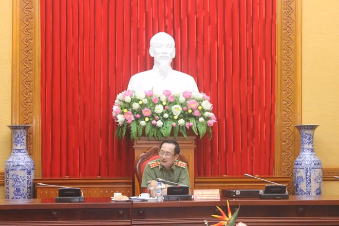 Thứ trưởng Nguyễn Văn Thành đánh giá cao việc tổ chức Hội thi báo cáo viên giỏi tuyên truyền Nghị quyết Đại hội XII của Đảng trong Đảng bộ CATW.