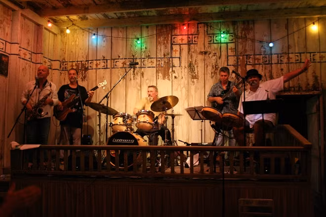 Nhóm nhạc Mezcal Jazz Unit