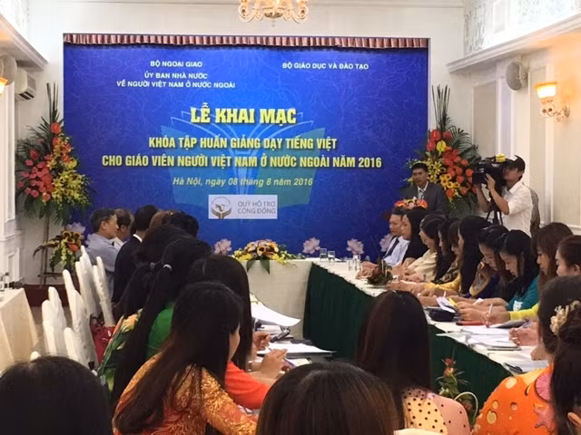 Lễ khai giảng khóa học diễn ra sáng 8-8 tại Hà Nội