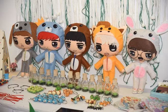 Đồ lưu niệm ngộ nghĩnh về thần tượng K-pop