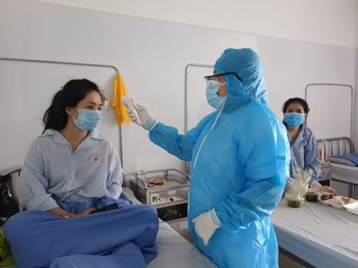 Y bác sĩ Công an Bệnh viện 199 tận tình chăm lo cho người cách ly