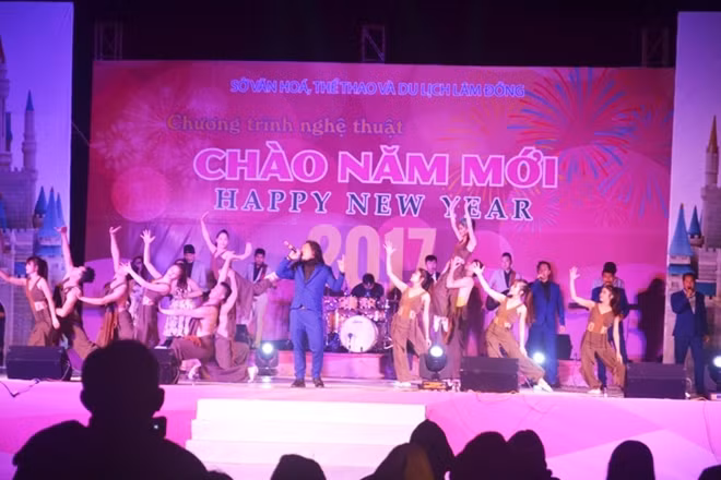 Việt Nam và thế giới tưng bừng chào đón năm mới 2017 ảnh 14