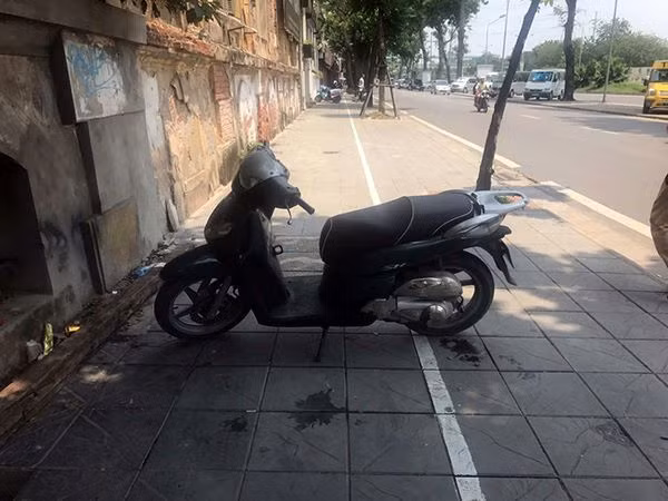 Xe SH bị mất cắp 7 năm mang đăng kí giả