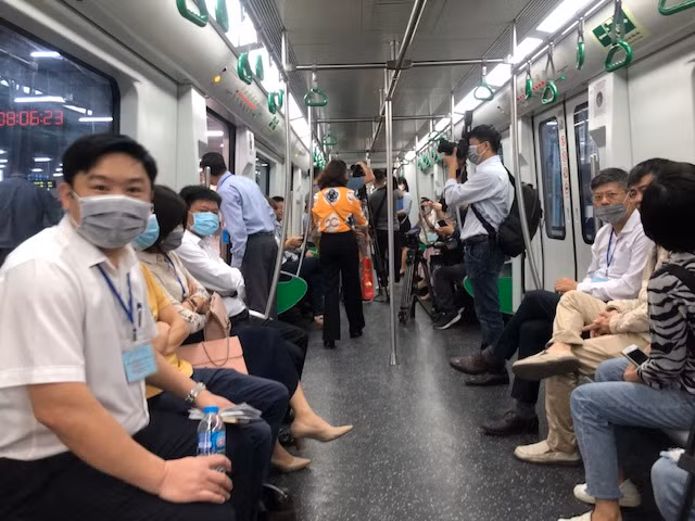 Mỗi đoàn tàu sẽ có 4 toa, dự kiến vận chuyển hàng nghìn khách/lượt