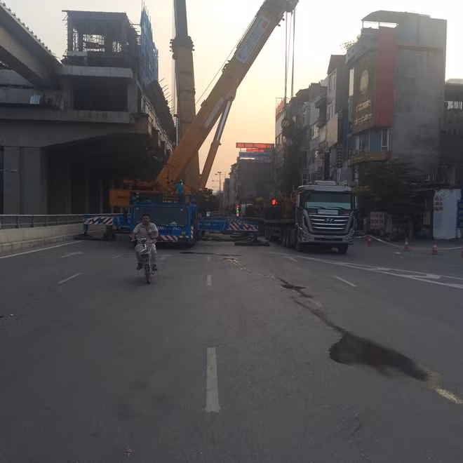 Hình ảnh ùn tắc tại hiện trường.