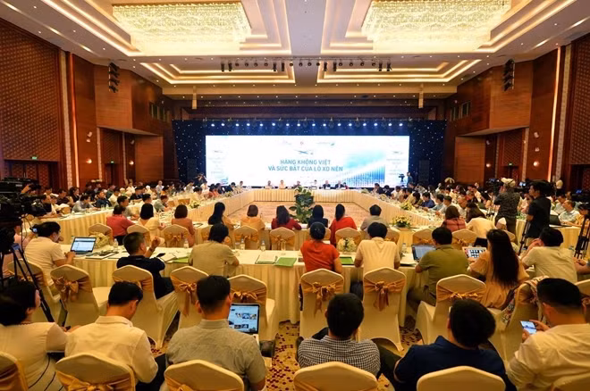 Các đại biểu tham dự buổi toạ đàm