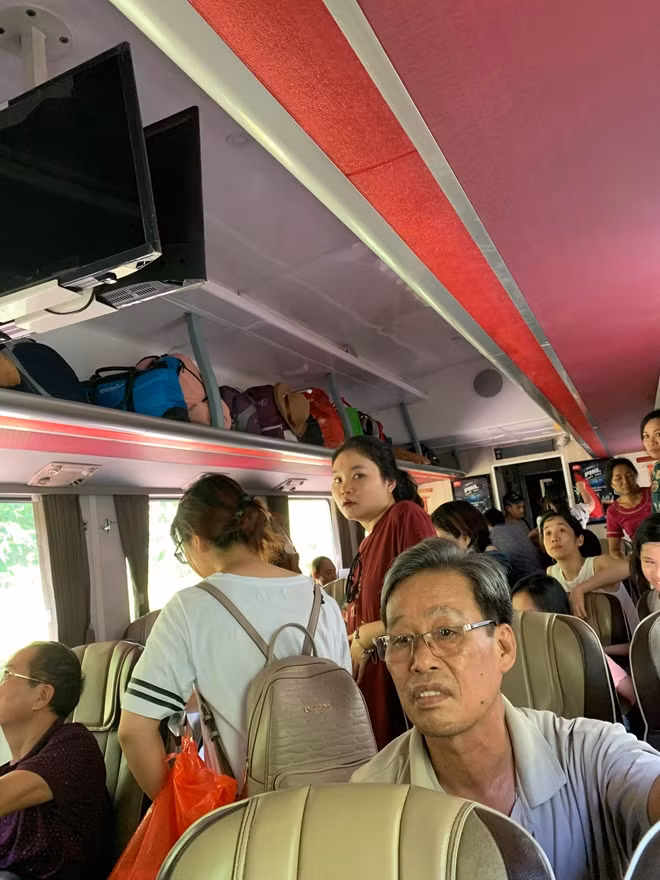 Nhiều hành khách trên tàu tỏ ra lo lắng hoảng sợ