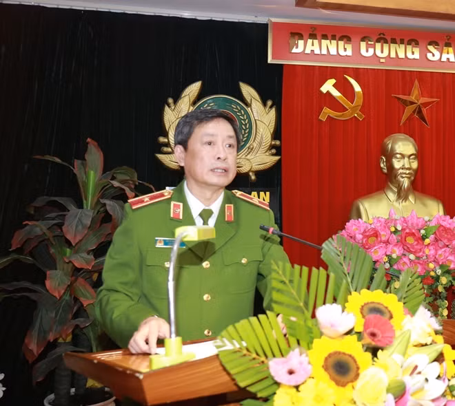 Thiếu tướng Lê Minh Hùng, Cục trưởng Cục Cảnh sát QLTGTG và THAHS tại cộng đồng phát biểu tại Hội nghị