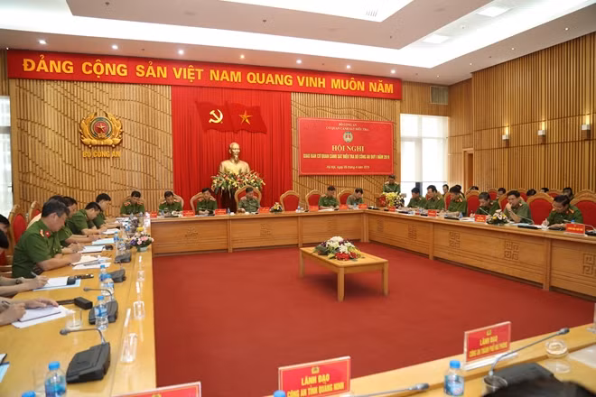 Các đại biểu dự Hội nghị
