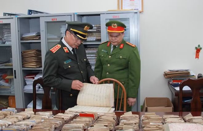 Thứ trưởng Nguyễn Văn Thành kiểm tra công tác Công an quận Hai Bà Trưng, Hà Nội
