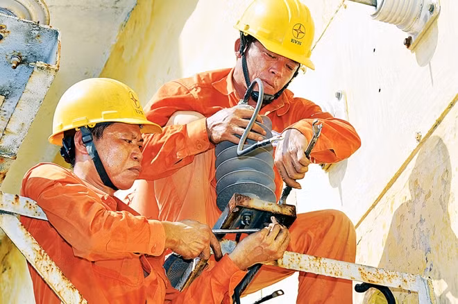 Ngày 31/3 vừa qua, Bộ Công thương đã có báo cáo gửi Thủ tướng Chính phủ cho phép lùi thời gian báo cáo phương án sửa đổi biểu giá bán lẻ điện sinh hoạt trong thời điểm hiện nay khi Chính phủ, các Bộ ngành đang tập trung các nhiệm vụ, giải pháp cấp bách ứng phó với dịch COVID-19.