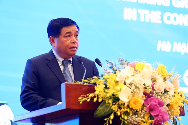 Bộ trưởng Bộ KH&ĐT Nguyễn Chí Dũng phát biểu tại diễn đàn ( ảnh Lê Tiên)