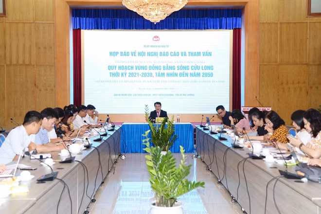 Toàn cảnh cuộc họp báo