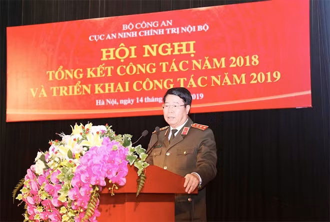 Thứ trưởng Bùi Văn Nam phát biểu tại Hội nghị.