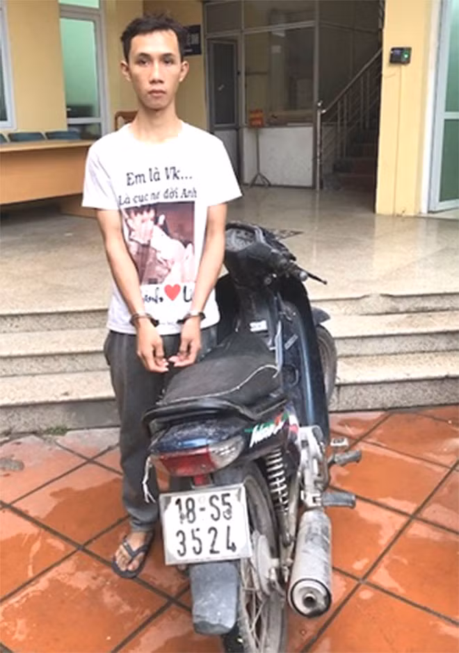 Đối tượng Thành cùng tang vật.