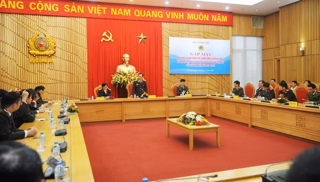 Toàn cảnh các đại biểu tham dự buổi gặp mặt.