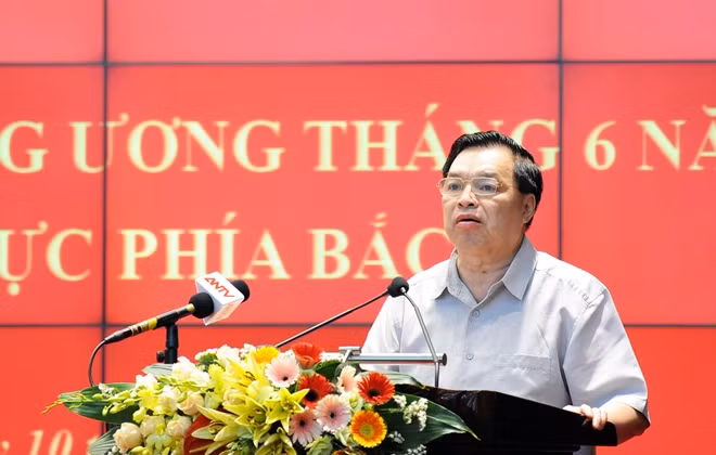 Đồng chí Lê Mạnh Hùng, Phó Trưởng ban Ban Tuyên giáo Trung ương phát biểu tại hội nghị.