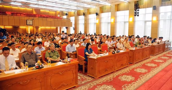 Các đại biểu tham dự hội nghị.