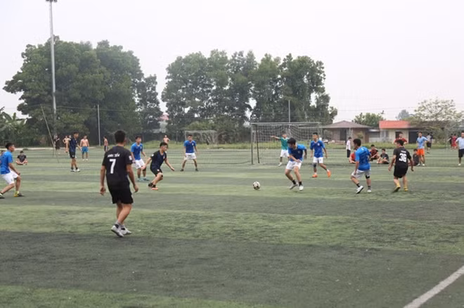 Nhiều pha bóng nhanh, tấn công dũng mãnh được các đội phô diễn trong trận chung kết.