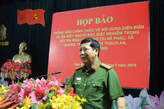 Đại tá Nông Minh Đức, Phó Giám đốc Công an tỉnh Cao Bằng trả lời tại buổi họp báo.