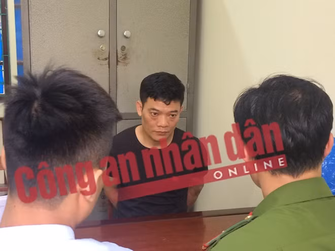 Đối tượng Nguyễn Văn Vẻ tại cơ quan điều tra.