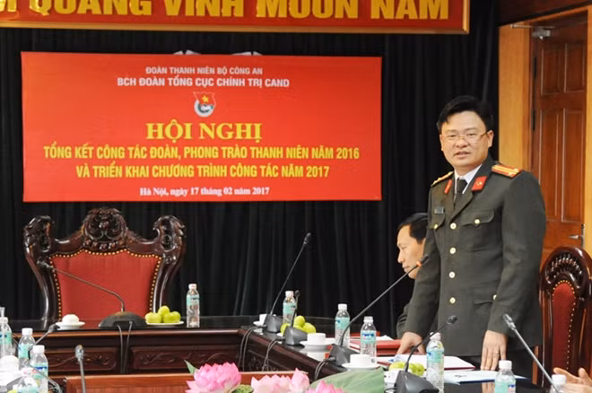 Trung tá Nguyễn Thanh Tuấn, Bí thư Đoàn Thanh niên Bộ Công an phát biểu tại Hội nghị.