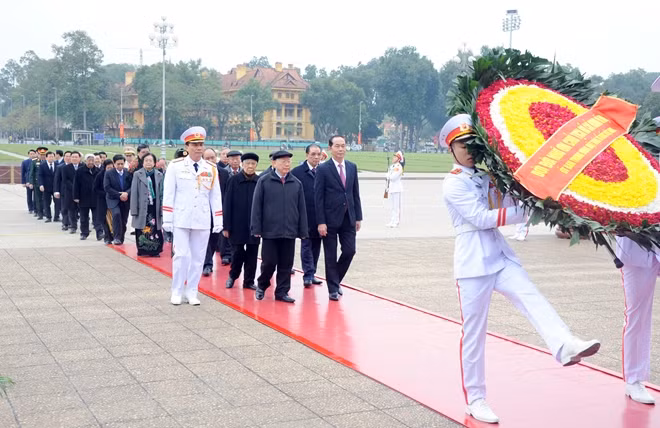 Đoàn đại biểu Ban Chấp hành Trung ương Đảng, Chủ tịch nước, Chính phủ, Quốc hội, Ủy ban Trung ương Mặt trận Tổ quốc Việt Nam đã đến đặt vòng hoa và vào Lăng viếng Chủ tịch Hồ Chí Minh.